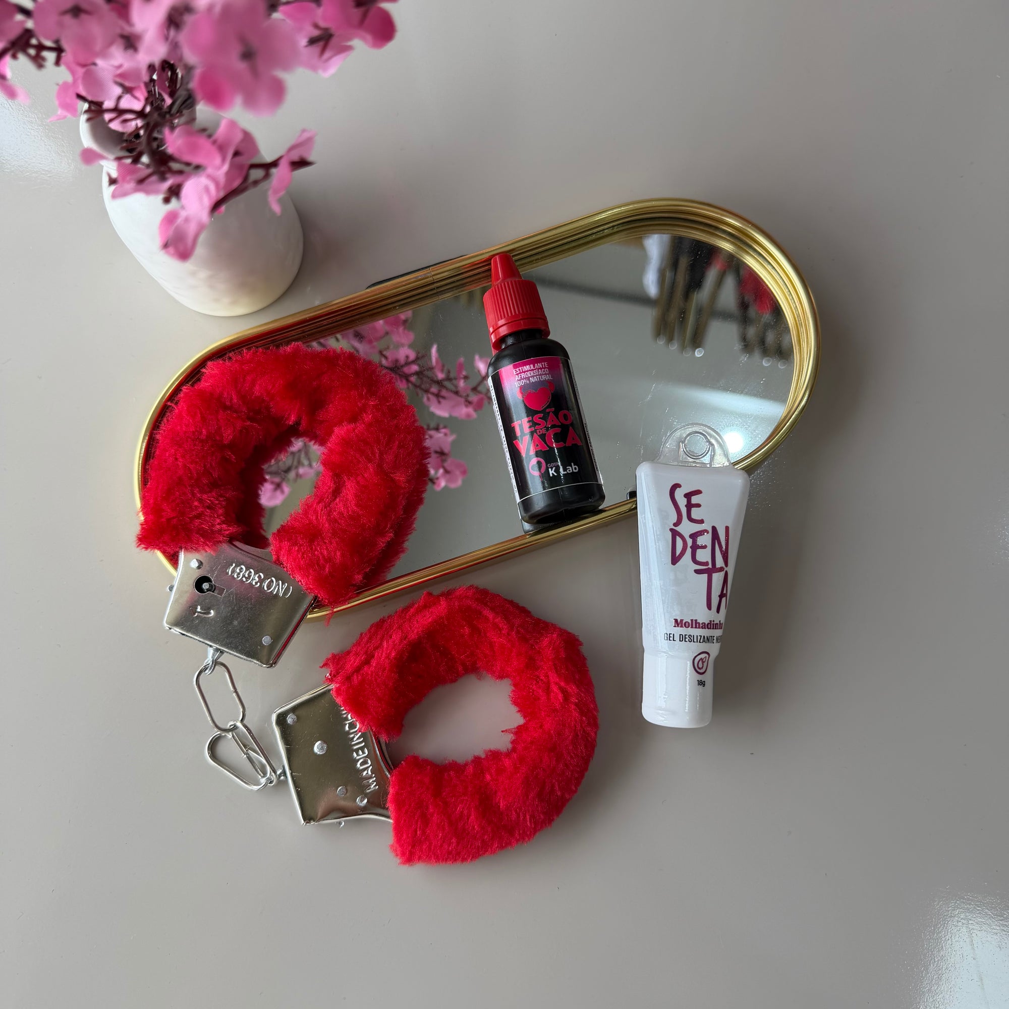 🔥 Kit Noite de Tesão: Tesão de Vaca + Lubrificante Sedenta Molhadinha + Algema de Pelúcia