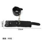 Algemas de Couro com Forro Macio e Corrente Metálica