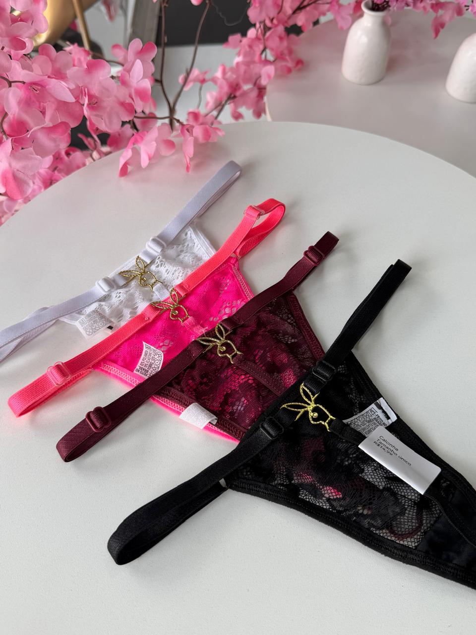 Calcinha Fio com Pingente Play Boy (Tamanho Unico)