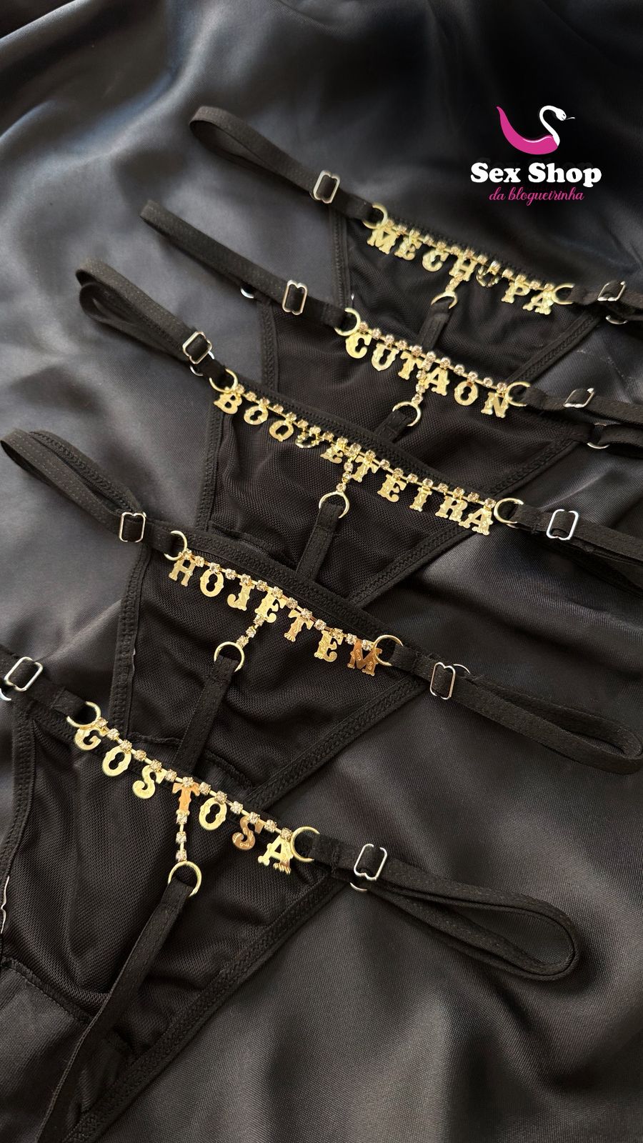 Calcinha Erótica Escrita (Tamanho Único com Lateral Ajustável) Cor Preta