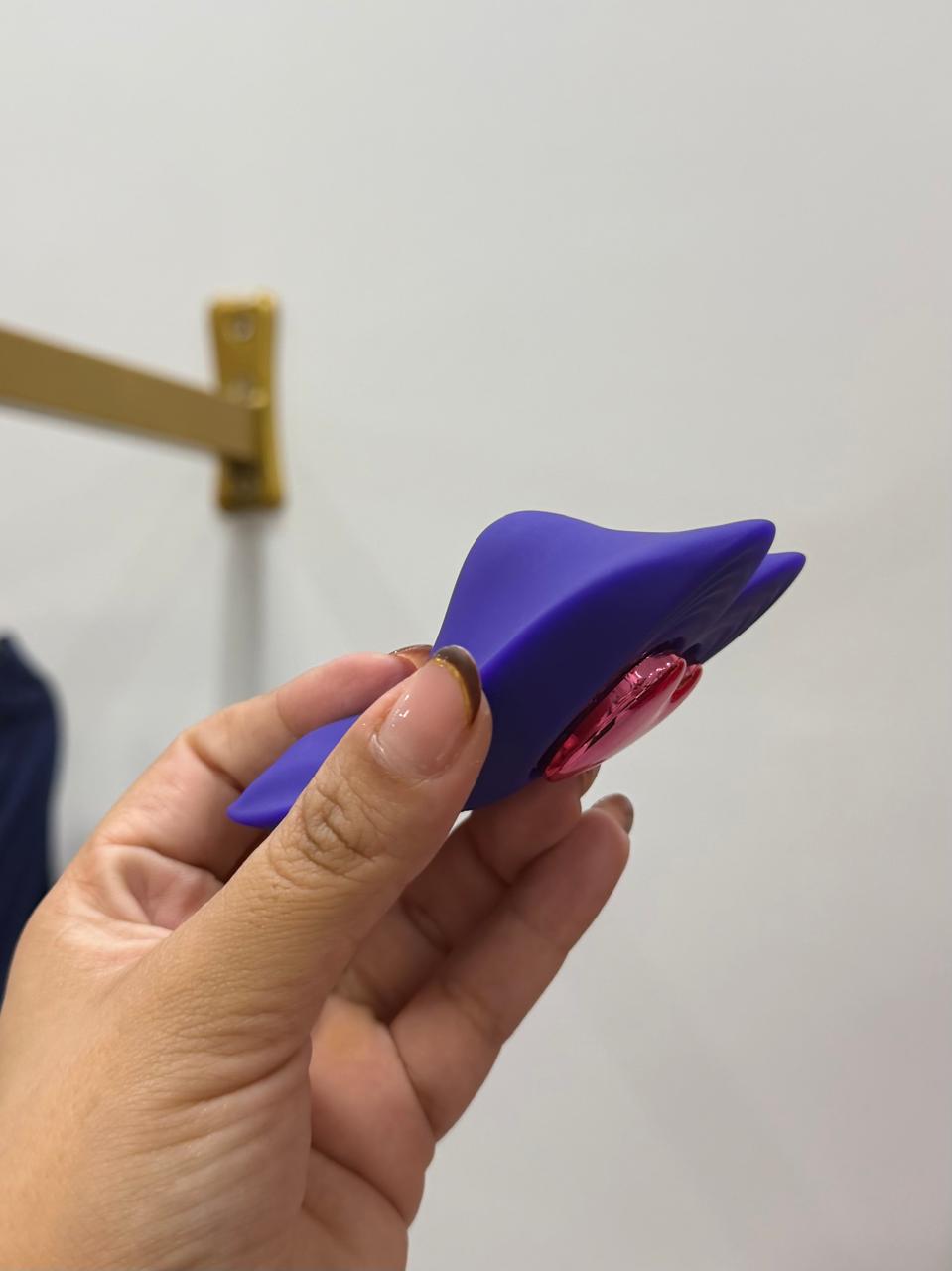 Vibrador de Calcinha Red Heart com Controle via App Bluetooth
