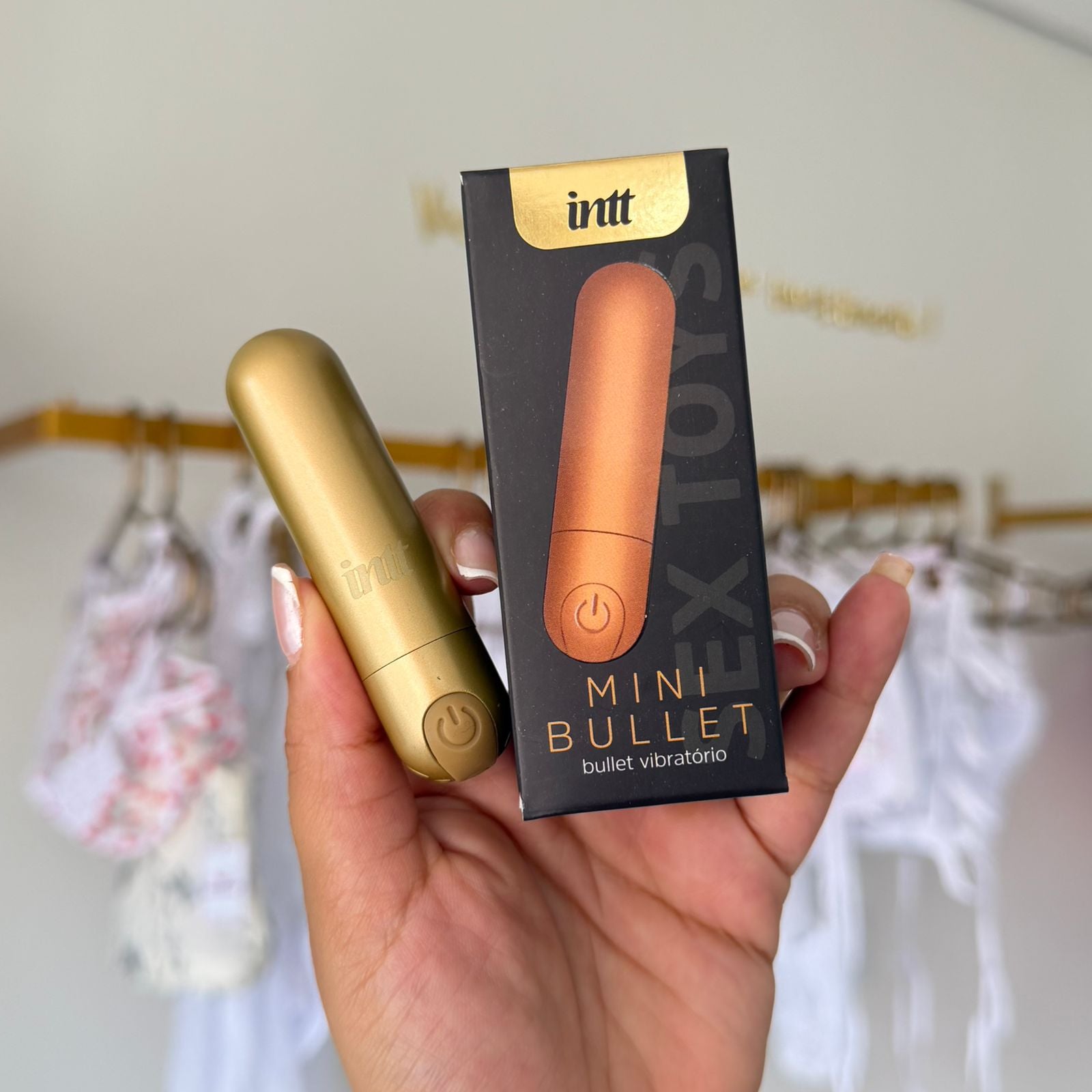 Mini Vibrador Bullet Dourado Recarregável com 10 Modos de Vibração Intt