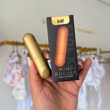 Mini Vibrador Bullet Dourado Recarregável com 10 Modos de Vibração Intt